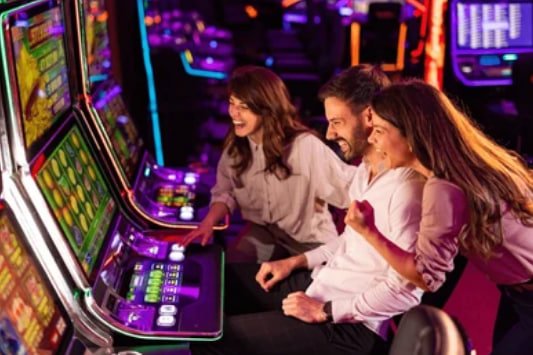 yomammk77 Online Gaming Platform မြင်ကွင်း